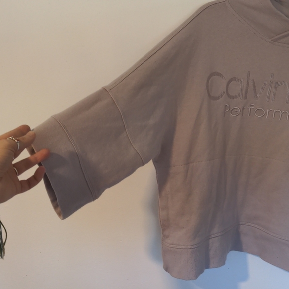 Calvin Klein pull over - Picture 2 of 6